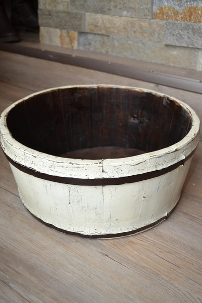 damaged ivory vintage tub:: 13 1/2x 13 1/2"